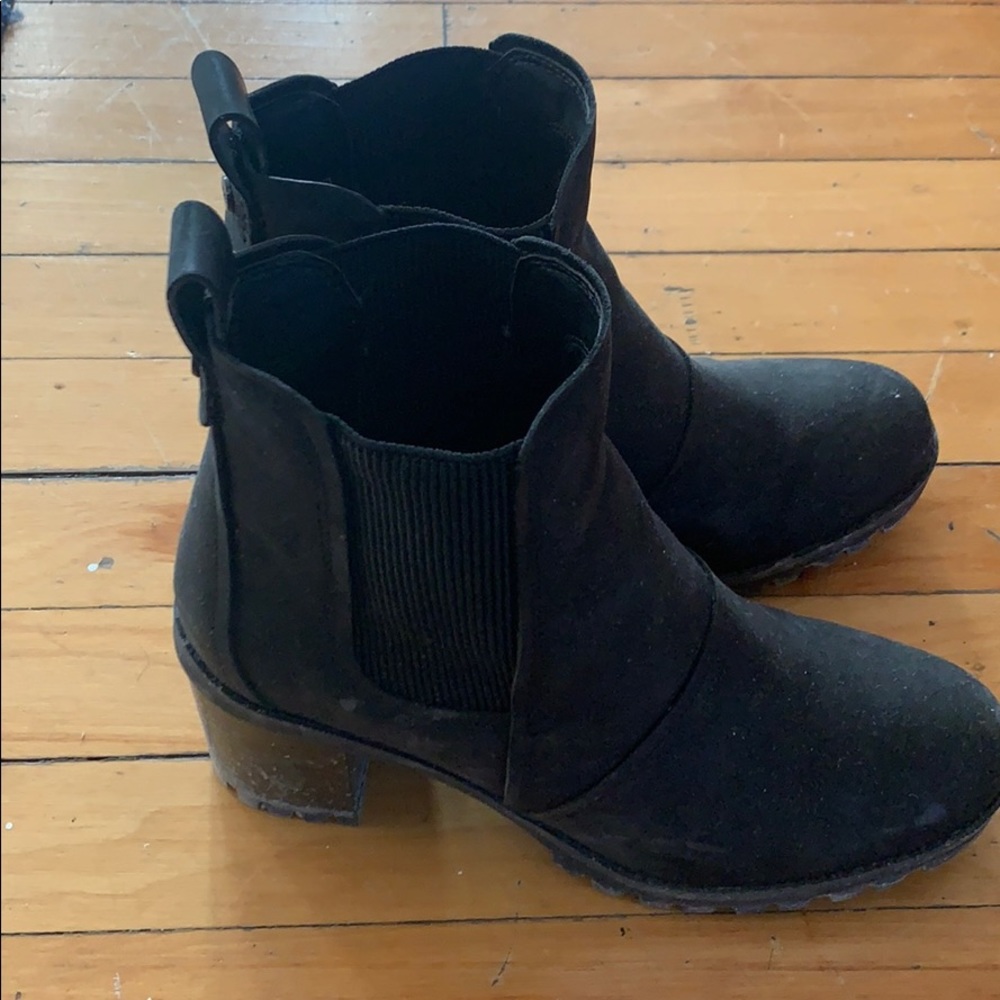 Suede and rubber Ugg Chelsea Boots